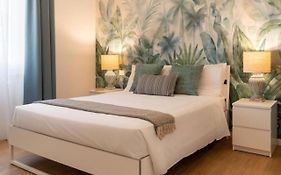 Via Taddeo Alderotti, 85 - Elegant Apartment In Careggi, Near Hospital, University & Tram Morgagni - Florence Charming Apartments